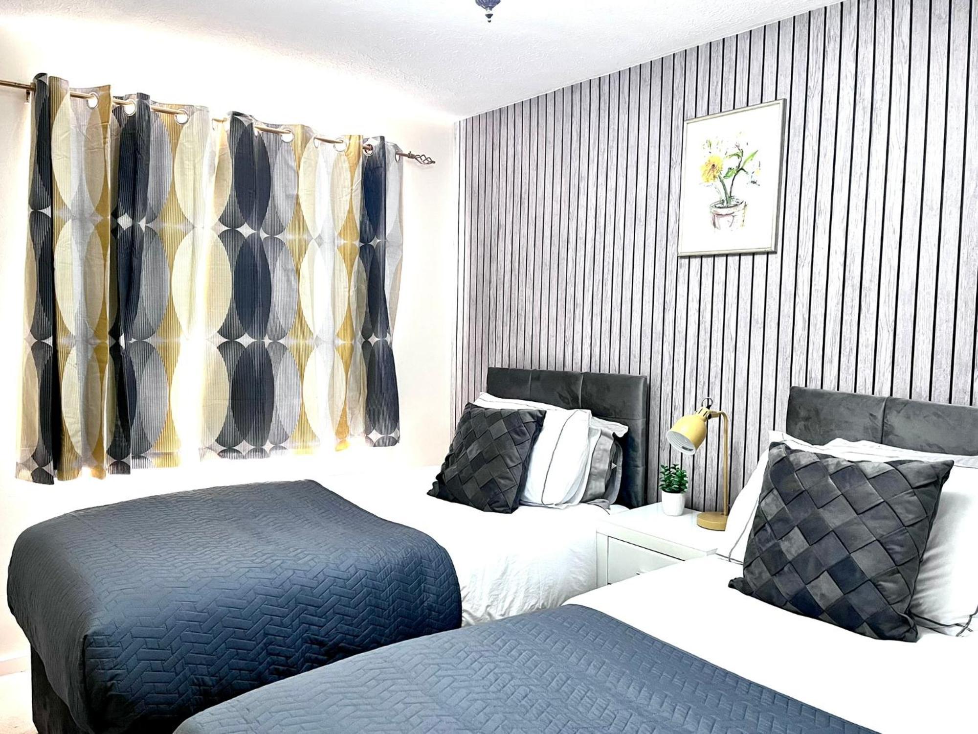 Lush House Close To Ashford Town Centre With Driveway Екстер'єр фото