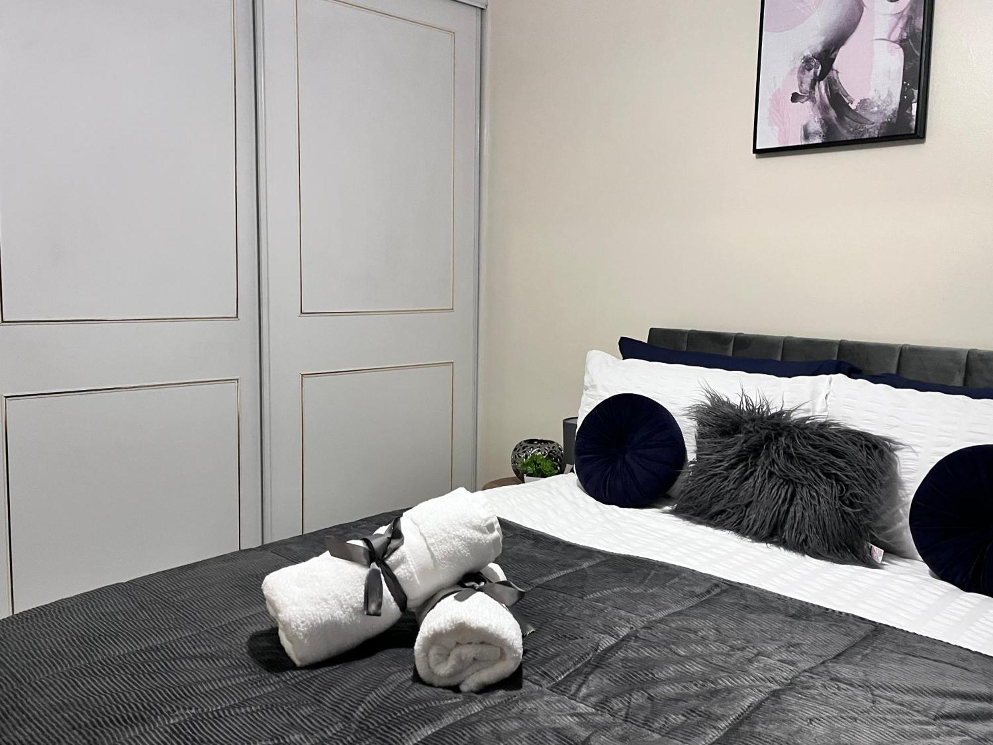 Lush House Close To Ashford Town Centre With Driveway Екстер'єр фото