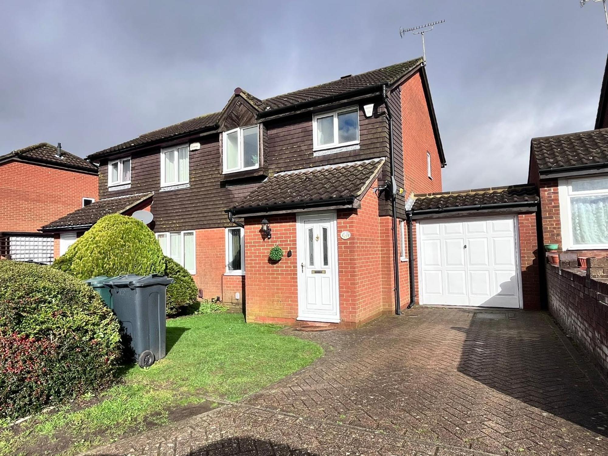 Lush House Close To Ashford Town Centre With Driveway Екстер'єр фото