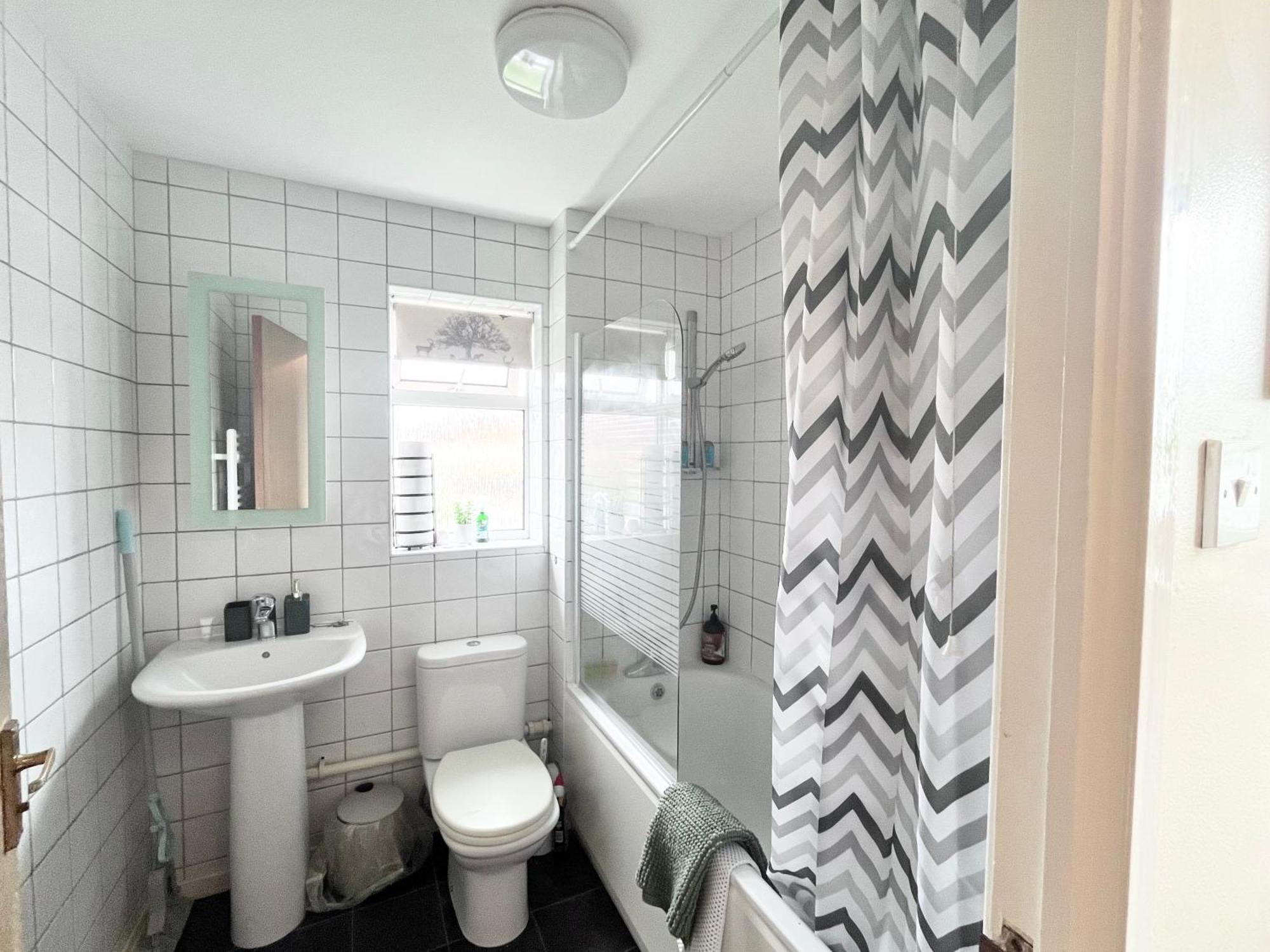 Lush House Close To Ashford Town Centre With Driveway Екстер'єр фото